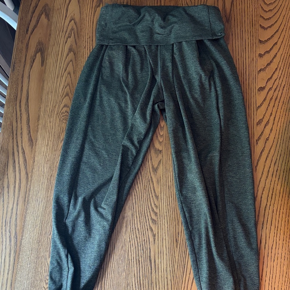 Aerie real me Fold-Over Waist Green Joggers
